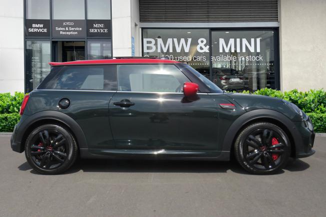 MINI Hatchback Photo 3