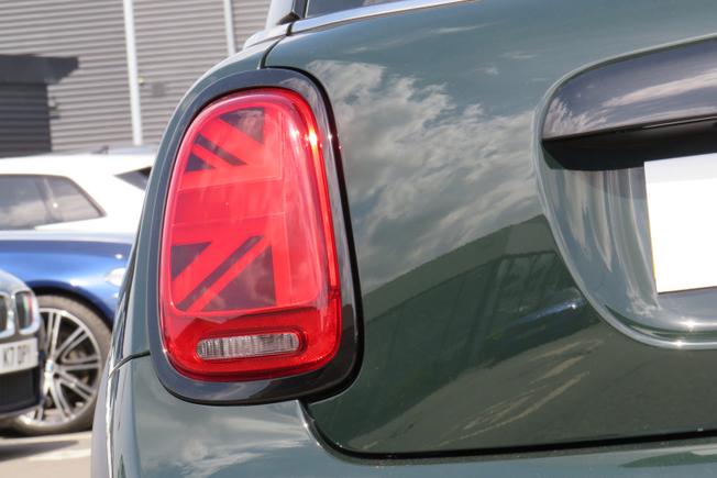 MINI Hatchback Photo 39