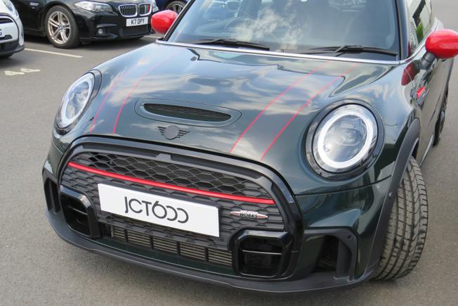 MINI Hatchback Photo 8