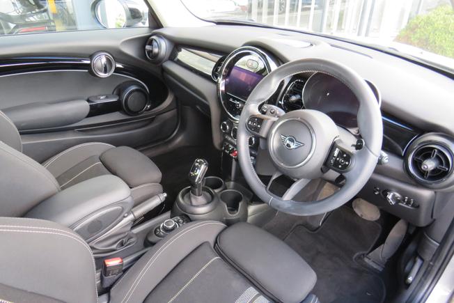 MINI Hatchback Photo 23