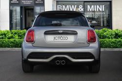 MINI Hatchback Photo 5