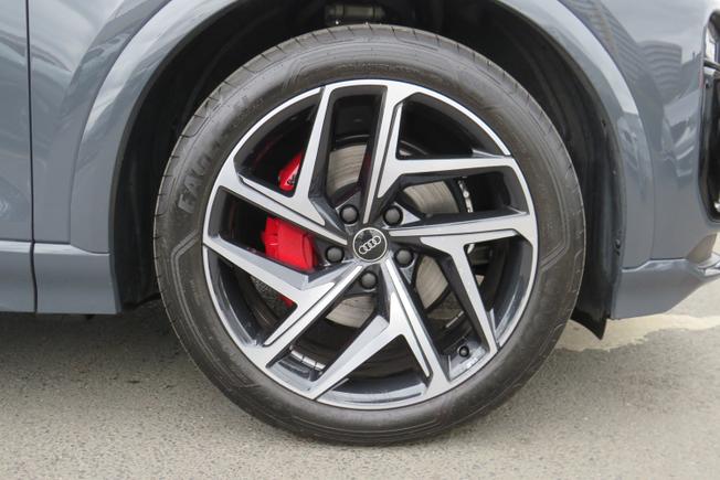 AUDI Q6 E-Tron Photo 11