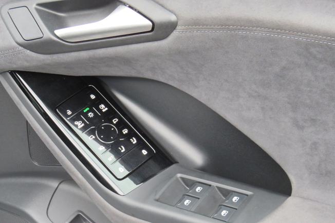 AUDI Q6 E-Tron Photo 13