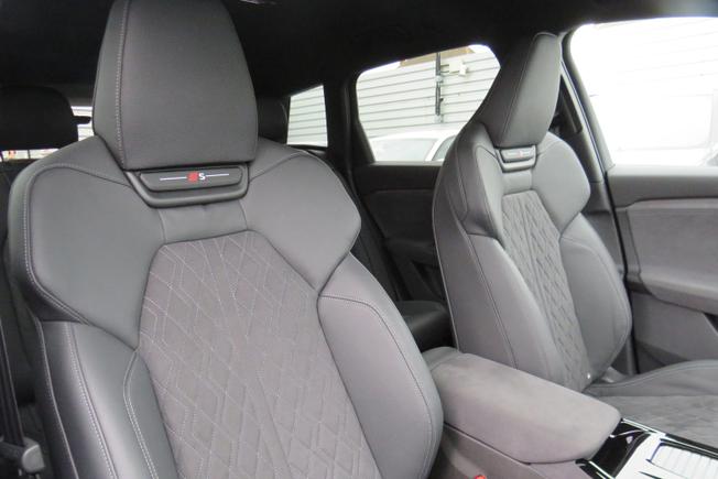 AUDI Q6 E-Tron Photo 16