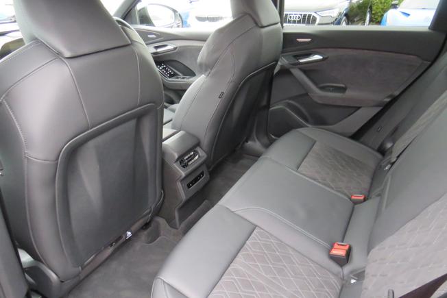 AUDI Q6 E-Tron Photo 27