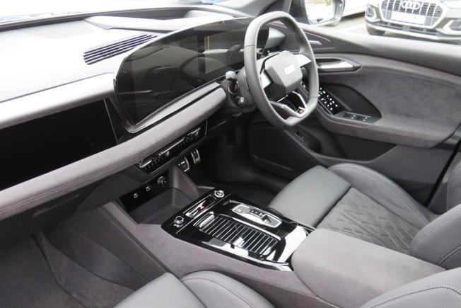 AUDI Q6 E-Tron Photo 29