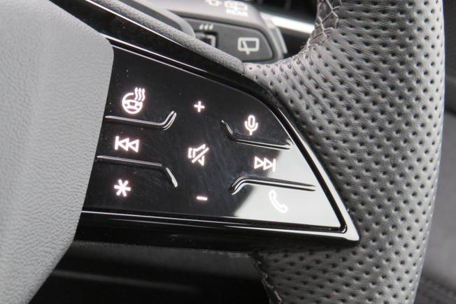 AUDI Q6 E-Tron Photo 33