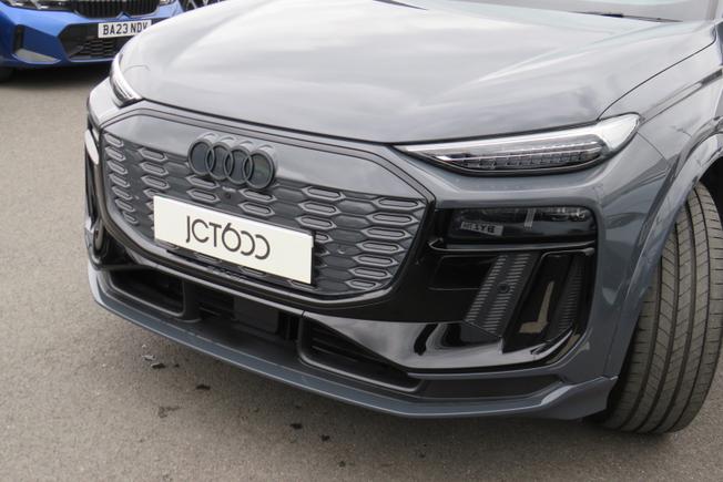 AUDI Q6 E-Tron Photo 7