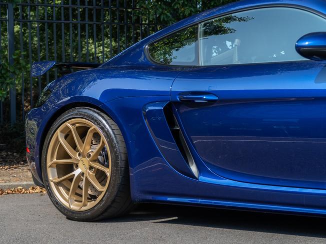 PORSCHE 718 Cayman Photo 35