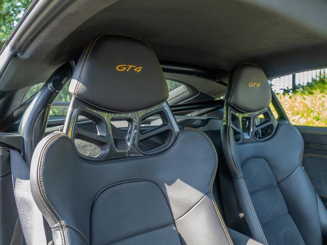 PORSCHE 718 Cayman Photo 9