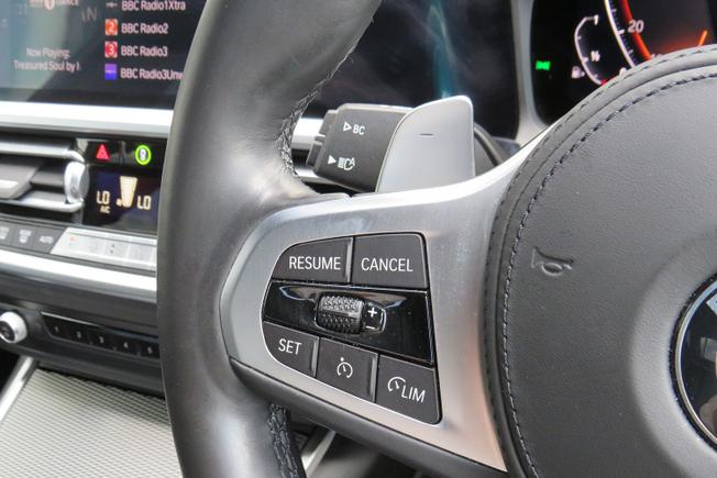 BMW 3 Series Photo 12