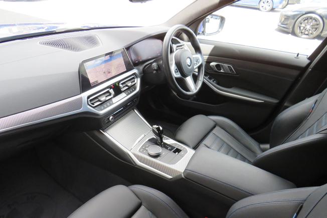 BMW 3 Series Photo 19