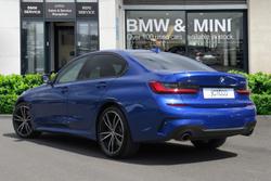 BMW 3 Series Photo 2