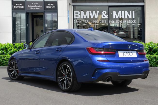 BMW 3 Series Photo 2