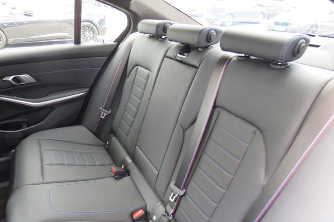 BMW 3 Series Photo 38