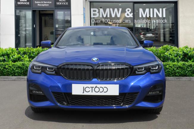 BMW 3 Series Photo 4