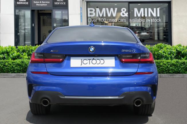 BMW 3 Series Photo 5