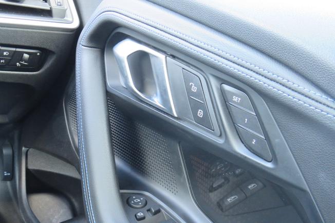 BMW 2 Series Photo 16