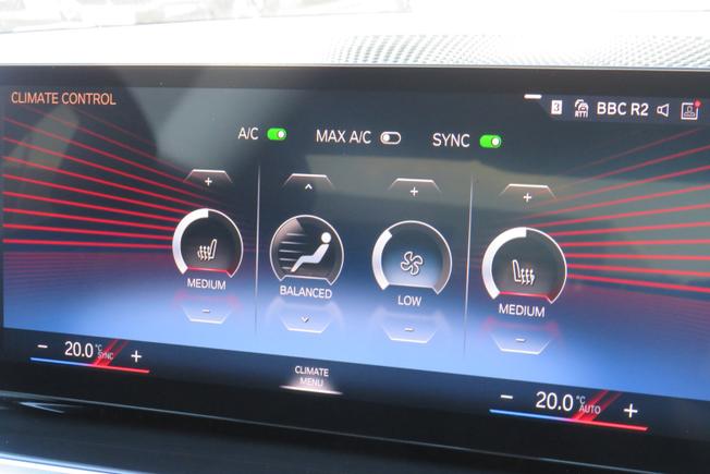 BMW 2 Series Photo 30