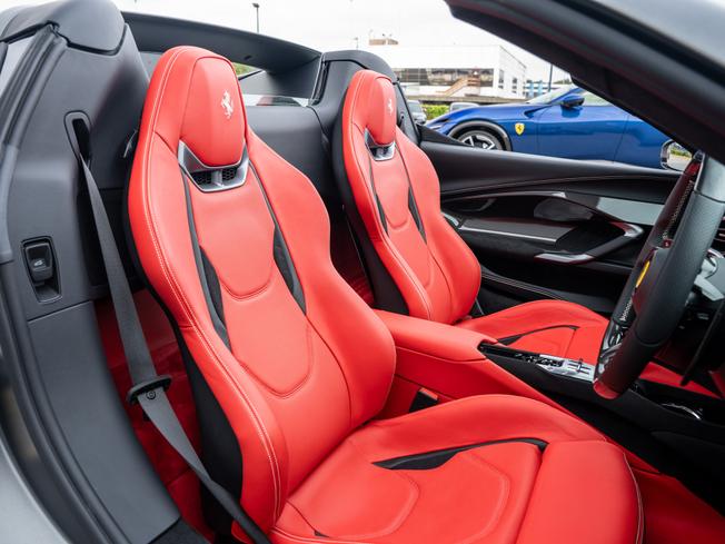 FERRARI 296gts Photo 19