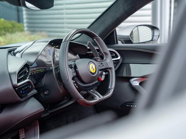 FERRARI 296gts Photo 21
