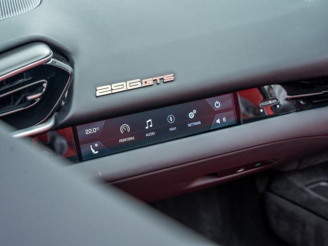 FERRARI 296gts Photo 22