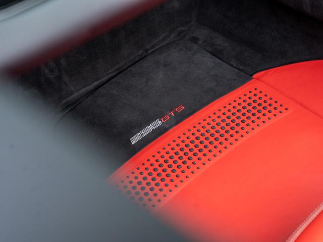 FERRARI 296gts Photo 26