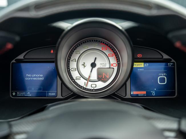 FERRARI Portofino M Photo 12