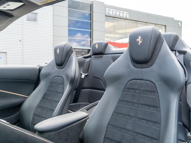 FERRARI Roma Spider Photo 30