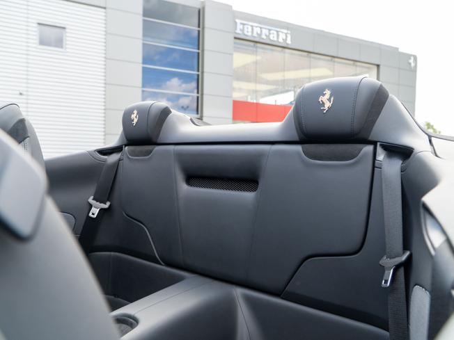FERRARI Roma Spider Photo 31