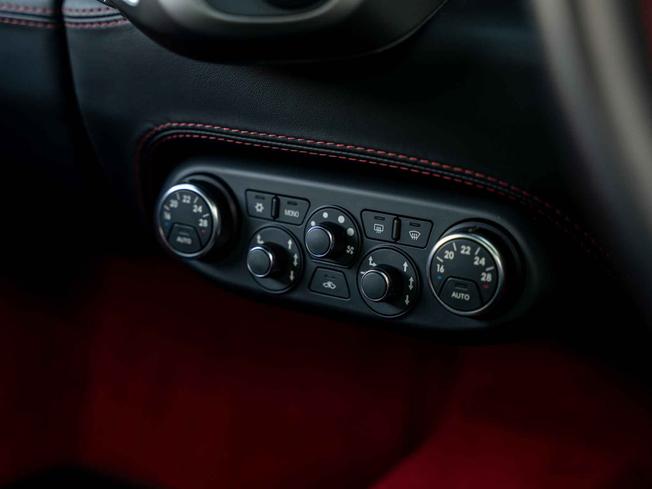 FERRARI 458 Photo 11