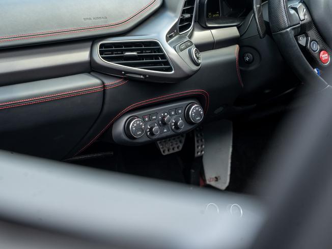 FERRARI 458 Spider Photo 28