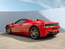 FERRARI 458 Spider Photo 4