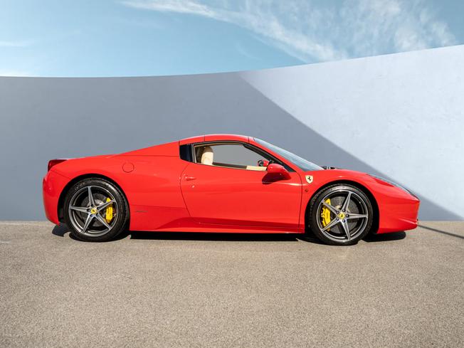 FERRARI 458 Spider Photo 11
