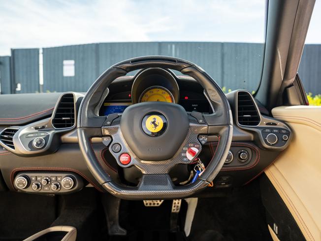 FERRARI 458 Spider Photo 25