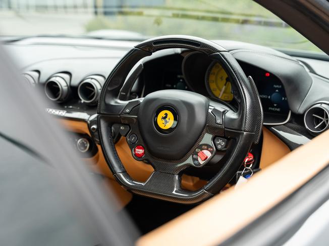 FERRARI F12 Berlinetta Photo 19