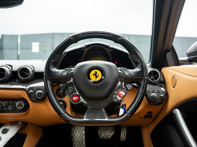 FERRARI F12 Berlinetta Photo 20