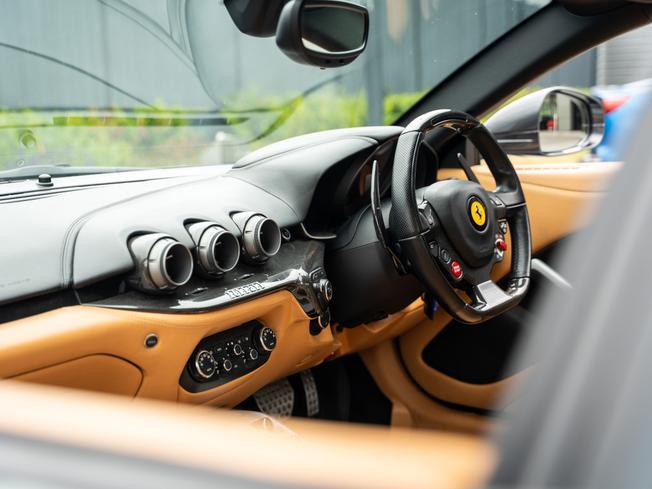 FERRARI F12 Berlinetta Photo 23