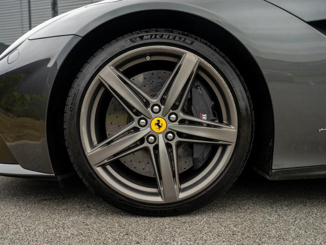 FERRARI F12 Berlinetta Photo 26