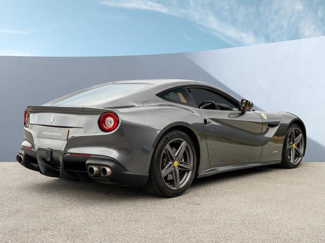 FERRARI F12 Berlinetta Photo 3