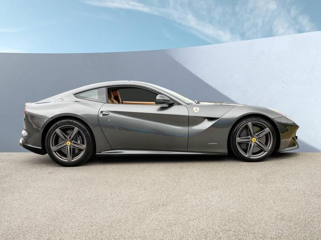 FERRARI F12 Berlinetta Photo 5