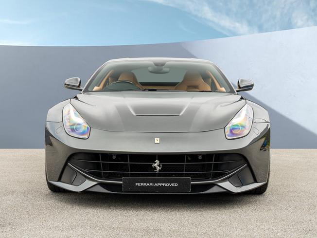 FERRARI F12 Berlinetta Photo 7