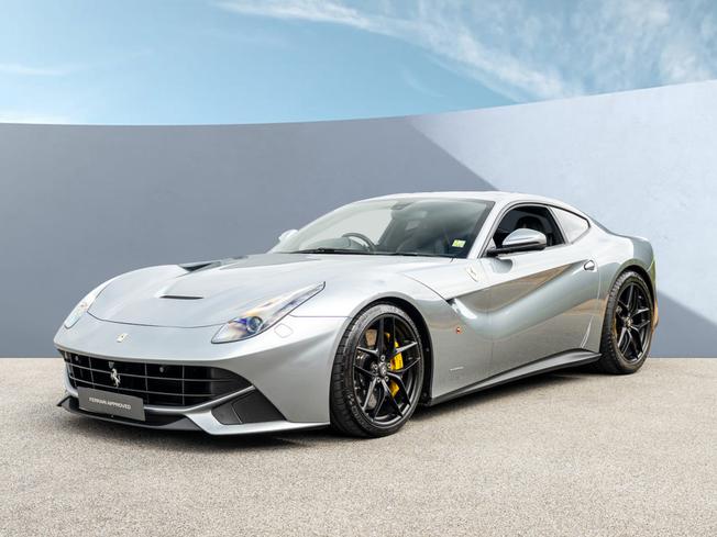 Ferrari F12 Berlinetta Photo 2