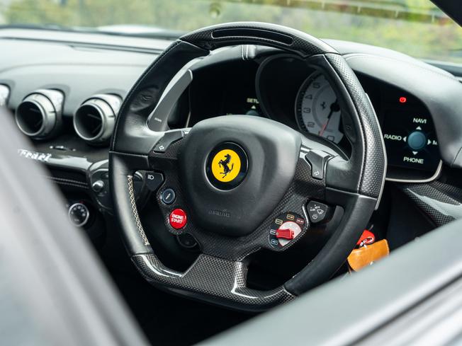 Ferrari F12 Berlinetta Photo 21