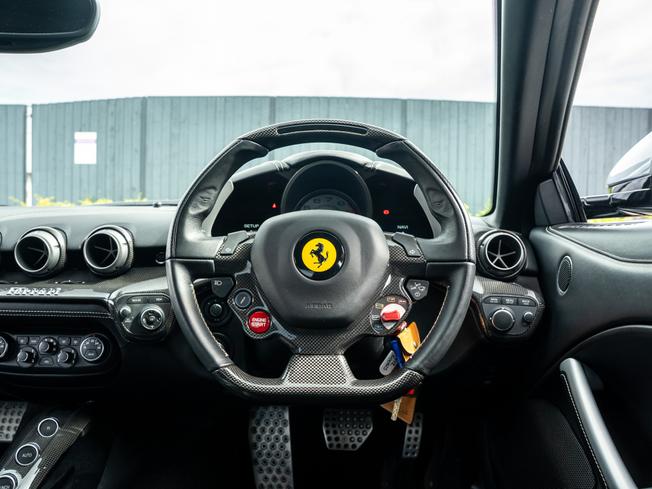Ferrari F12 Berlinetta Photo 27