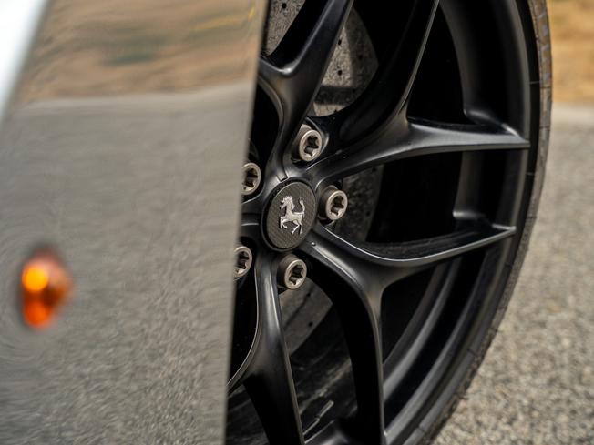 Ferrari F12 Berlinetta Photo 28