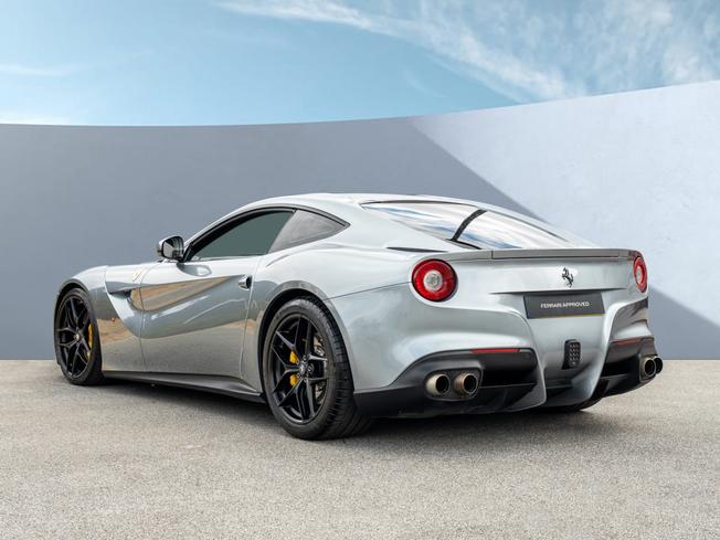 Ferrari F12 Berlinetta Photo 4