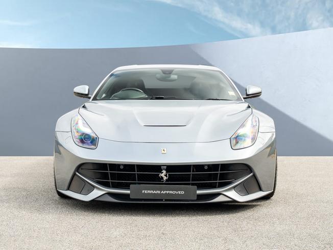 Ferrari F12 Berlinetta Photo 7