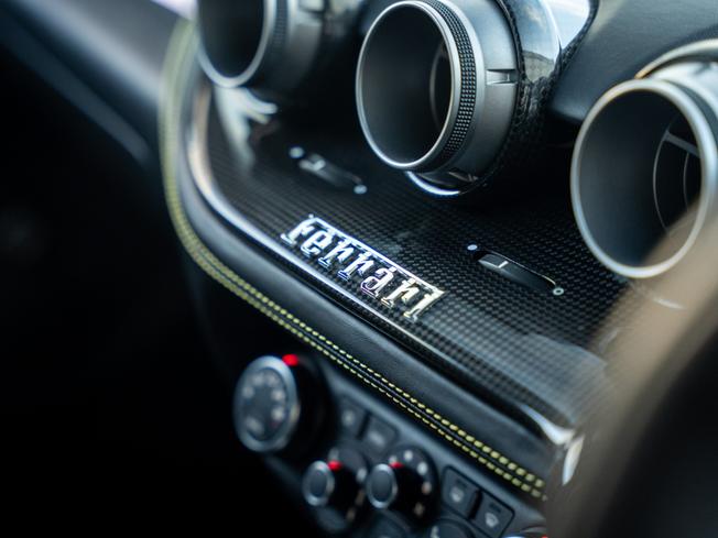 FERRARI F12 Berlinetta Photo 12