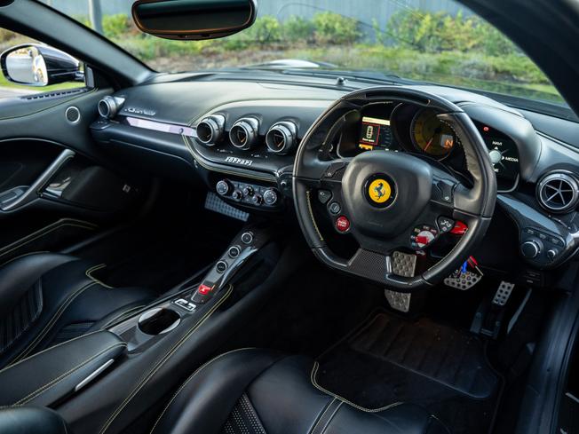 FERRARI F12 Berlinetta Photo 16